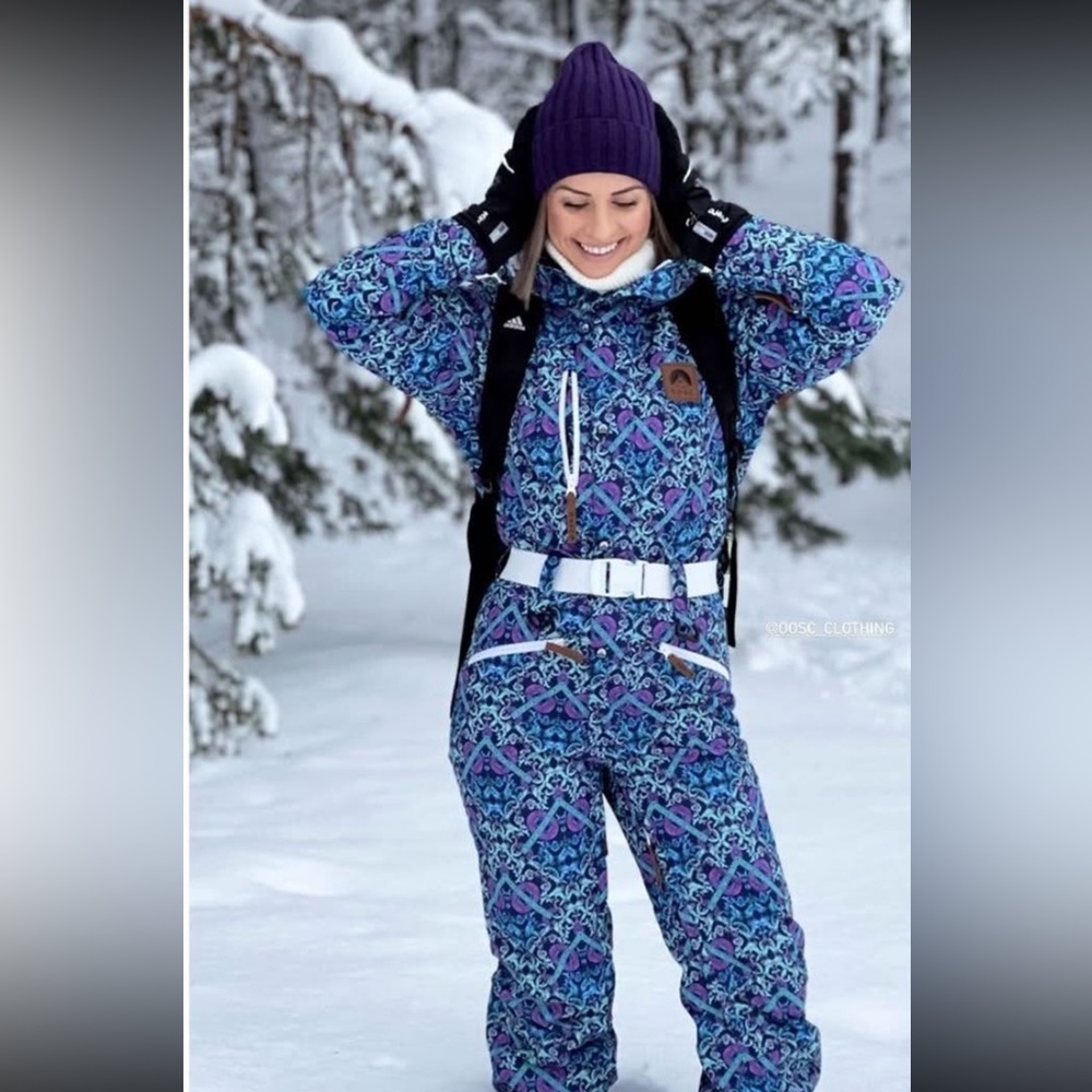 **SOLD** OOSC Women’s size small ski suit!